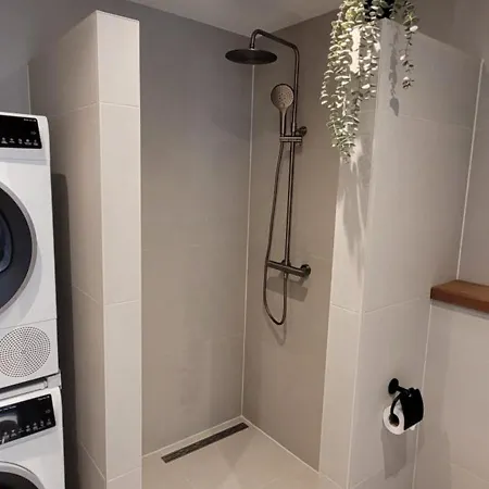 בית נופש Hoevense Wellness Met Hottub & Sauna *