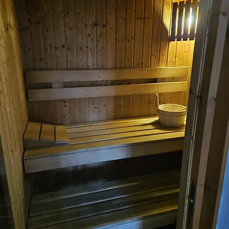 Hoevense Wellness Met Hottub & Sauna בית נופש