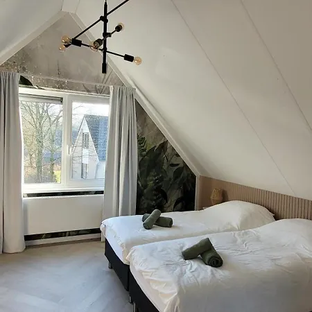 Hoevense Wellness Met Hottub & Sauna בית נופש *