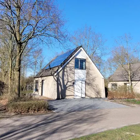 בית נופש Hoevense Wellness Met Hottub & Sauna *