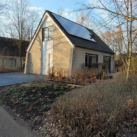 בית נופש Hoevense Wellness Met Hottub & Sauna *