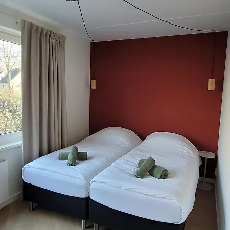 Hoevense Wellness Met Hottub & Sauna בית נופש *