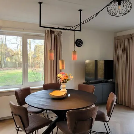 Hoevense Wellness Met Hottub & Sauna בית נופש Hoeven