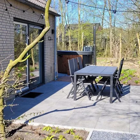 בית נופש Hoevense Wellness Met Hottub & Sauna